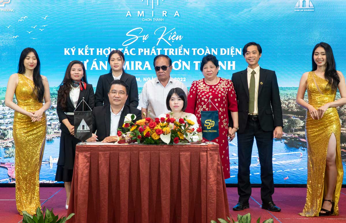Đại diện Công ty Song Phương và Tập đoàn Thiên An Holdings ký kết phát triển dự án Amira Chơn Thành Đại diện Công ty Song Phương và Tập đoàn Thiên An Holdings ký kết phát triển dự án Amira Chơn Thành