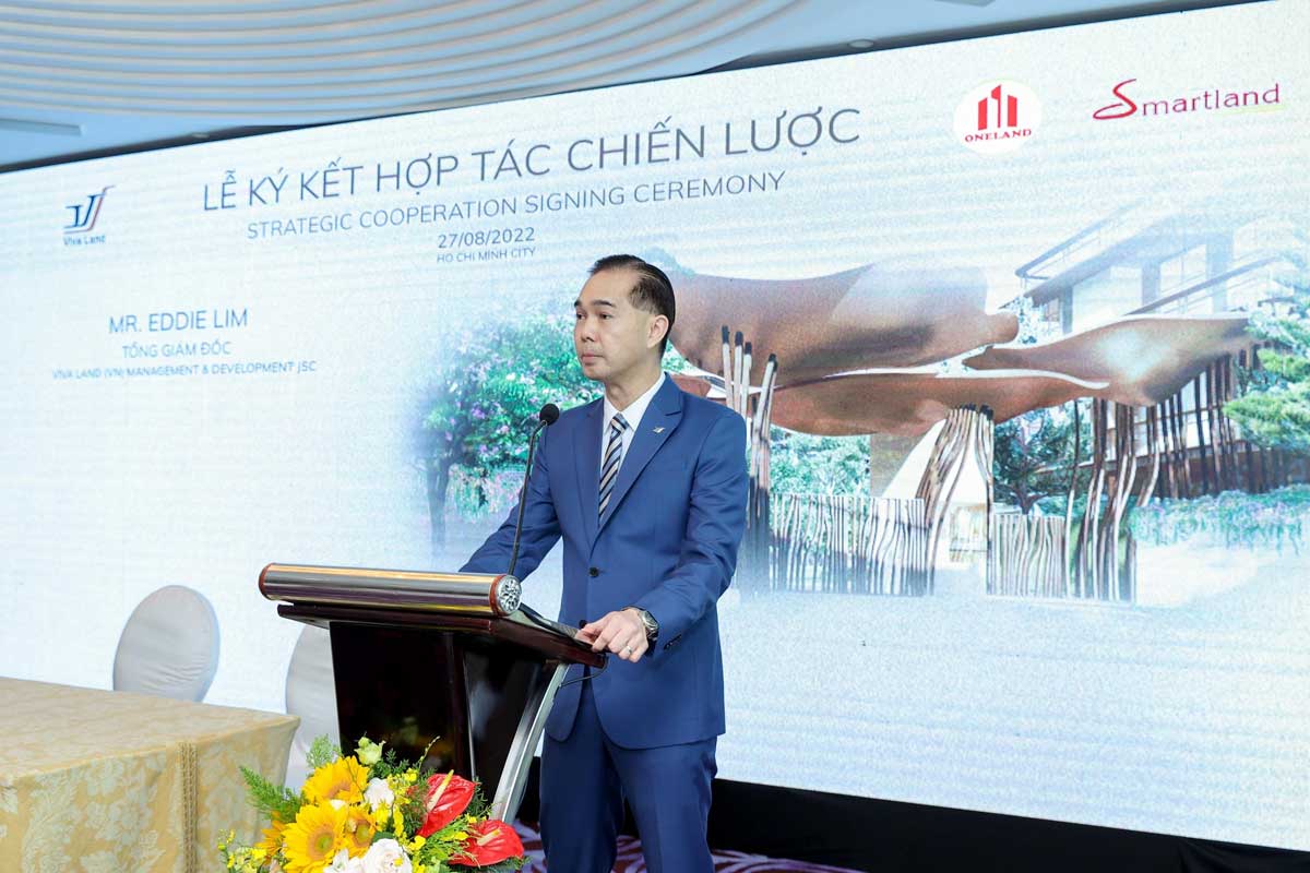 Ông Eddie Lim phát biểu tại lễ hợp tác chiến lược Ông Eddie Lim phát biểu tại lễ hợp tác chiến lược